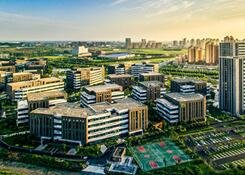 全國(guó)人大代表、沈陽(yáng)市委書(shū)記王新偉：沈陽(yáng)將積極融入國(guó)家戰(zhàn)略性新興產(chǎn)業(yè)集群建設(shè)